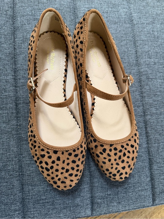 Isaac Mizrahi Shoes - Isaac Mizrahi Leopard Print Mary Jane Flats in Tan and Black